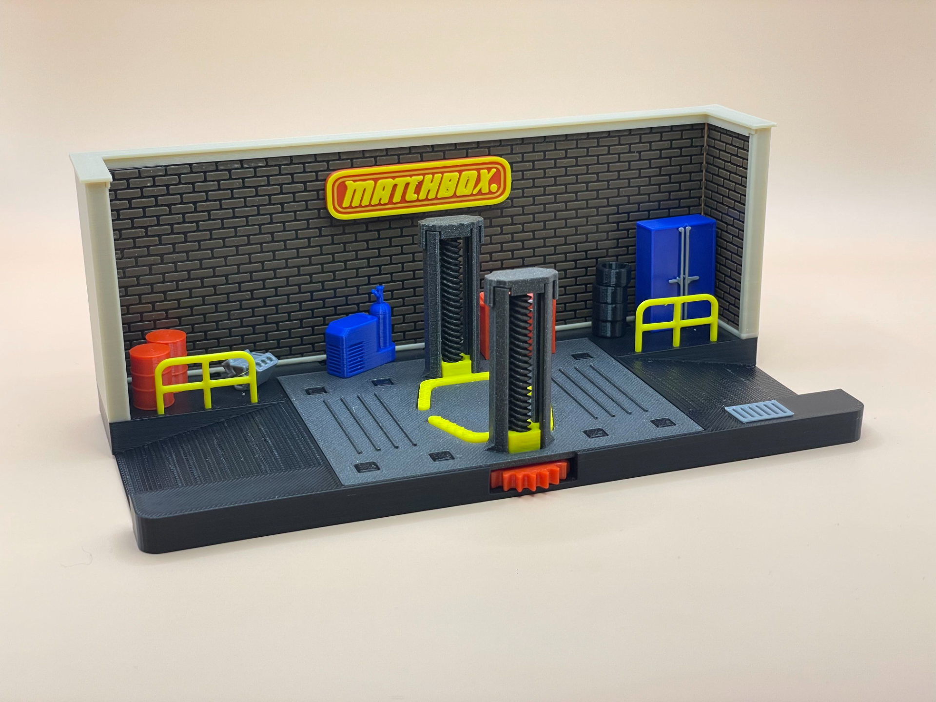 working lift diorama